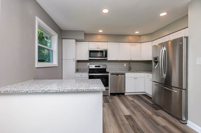 Photo - 324 Talbot Ct House