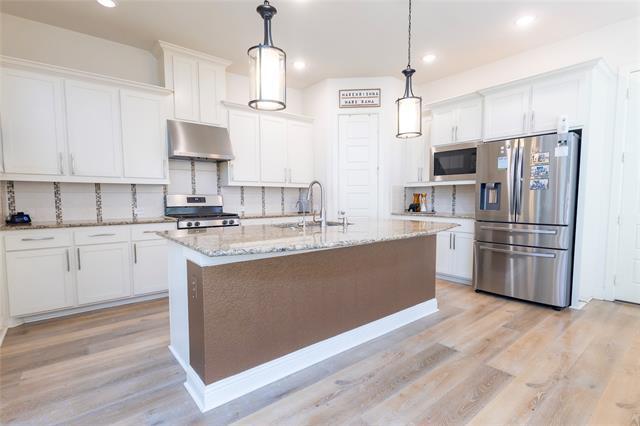 Building Photo - 3608 Carlsbad Way