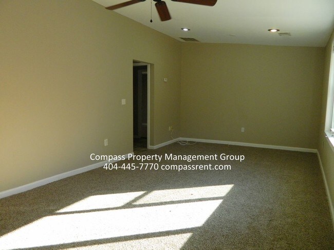Foto del edificio - 4244 Canby Lane