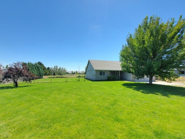 Building Photo - Home for Rent in Country Setting