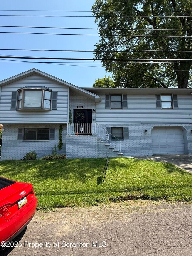 Primary Photo - 2402 Dimmick Ave