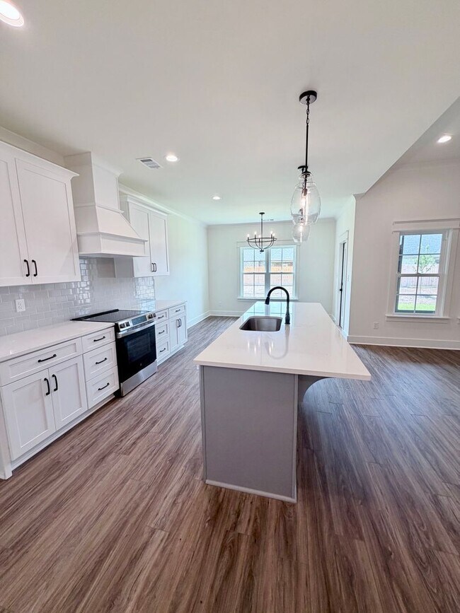 Building Photo - 517 Bristleleaf Path