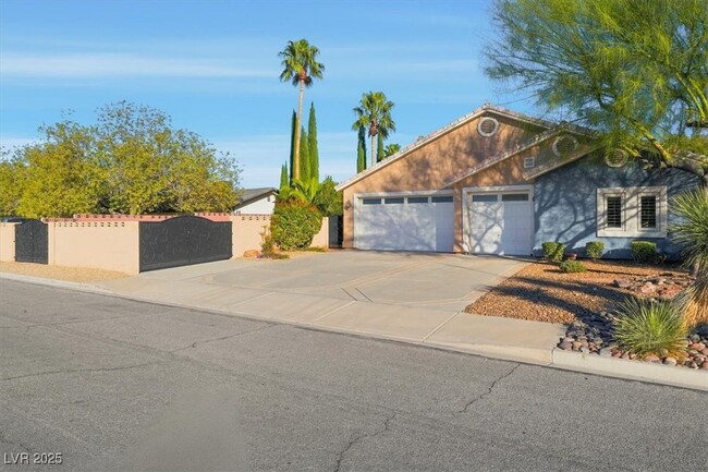 Foto del edificio - 8570 Country Home Cir