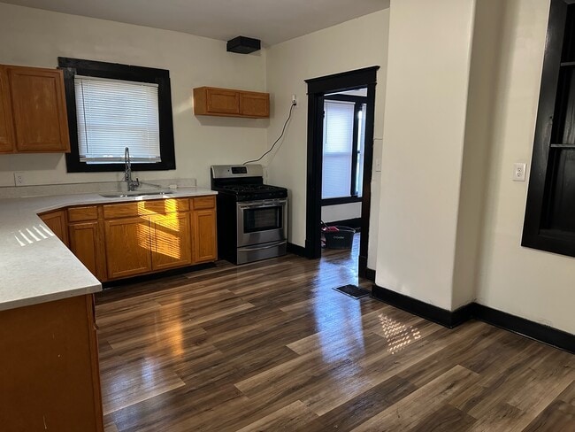 Photo - 1618 Berry Blvd House