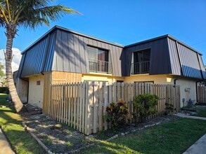 Building Photo - 2359 Waterside Dr