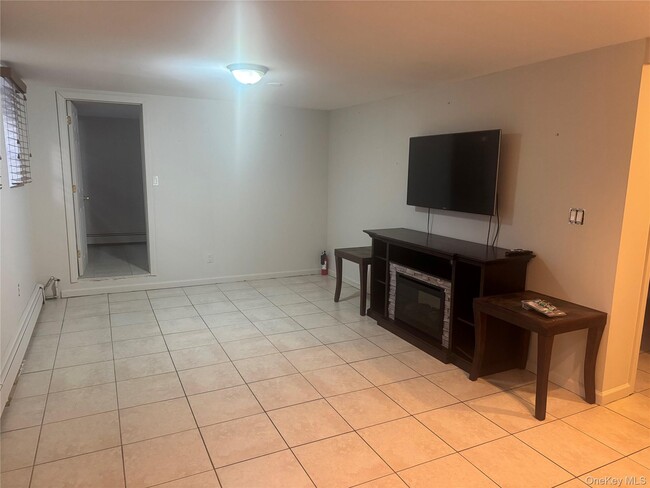 Foto del edificio - 411 W Walnut St