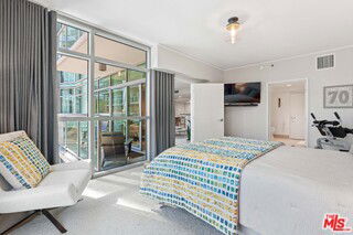 Building Photo - 13650 Marina Pointe Dr