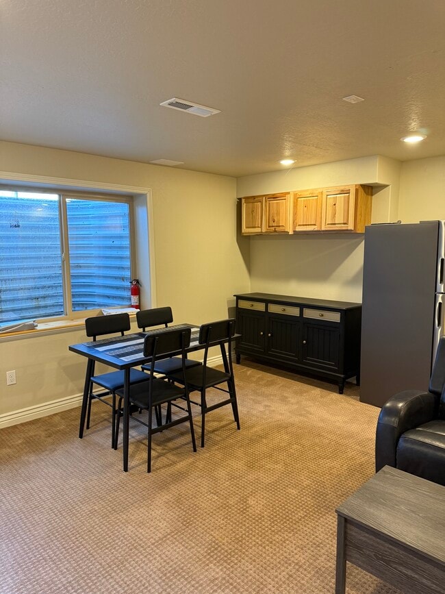 Building Photo - 1213 E St Josephs St