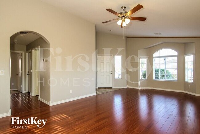 Foto del edificio - 1636 E Maplewood Ave