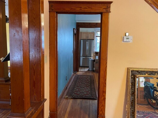 Foto del edificio - Lauraville 4-Bedroom, 2-Bathroom American Foursquare Home with Beautiful Outdoor Space