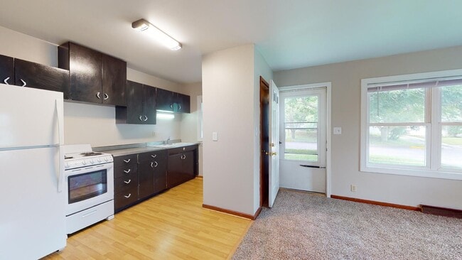 Foto del edificio - Affordable 1 Bedroom Duplex with W/D in unit