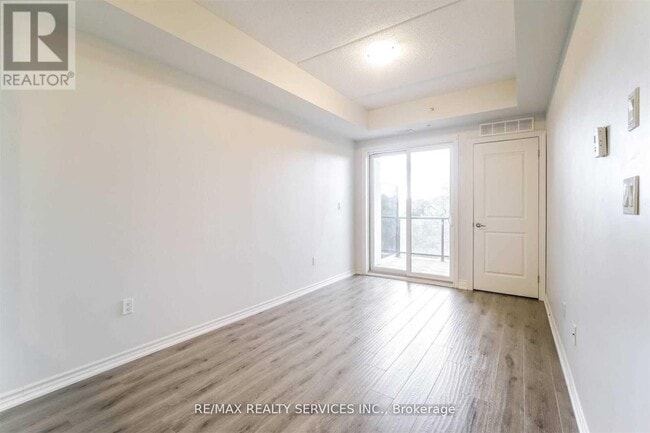 Building Photo - 640 Sauve St