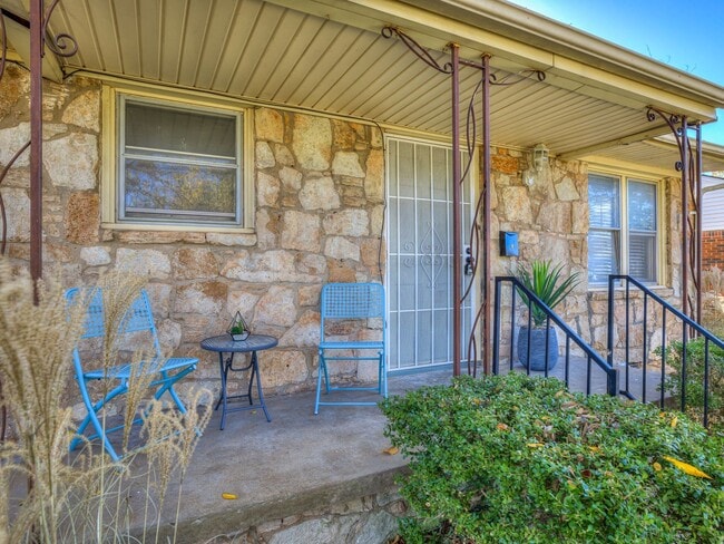 Building Photo - Adorable Updated Midwest City Boho Home