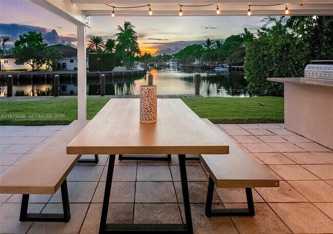 Foto del edificio - 524 Oleander Dr