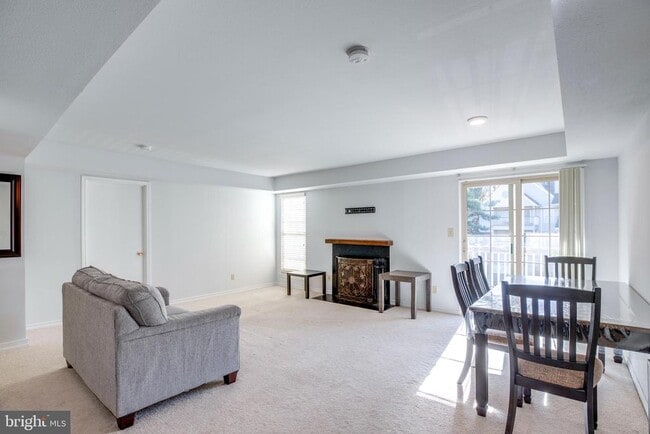 Building Photo - 12154 Penderview Terrace