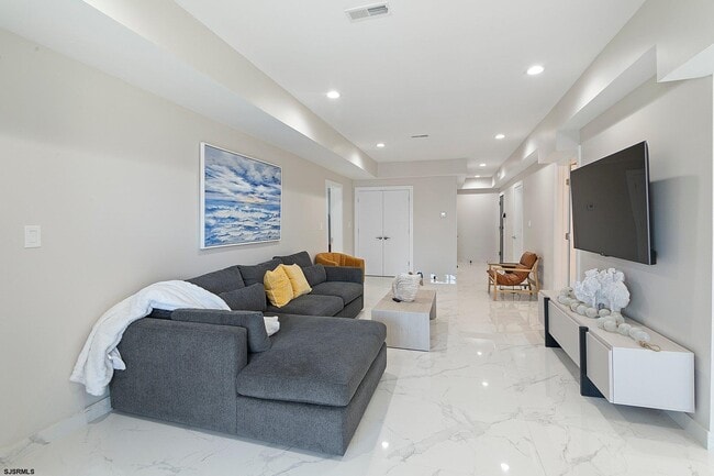 Foto del edificio - 5311 Atlantic Ave