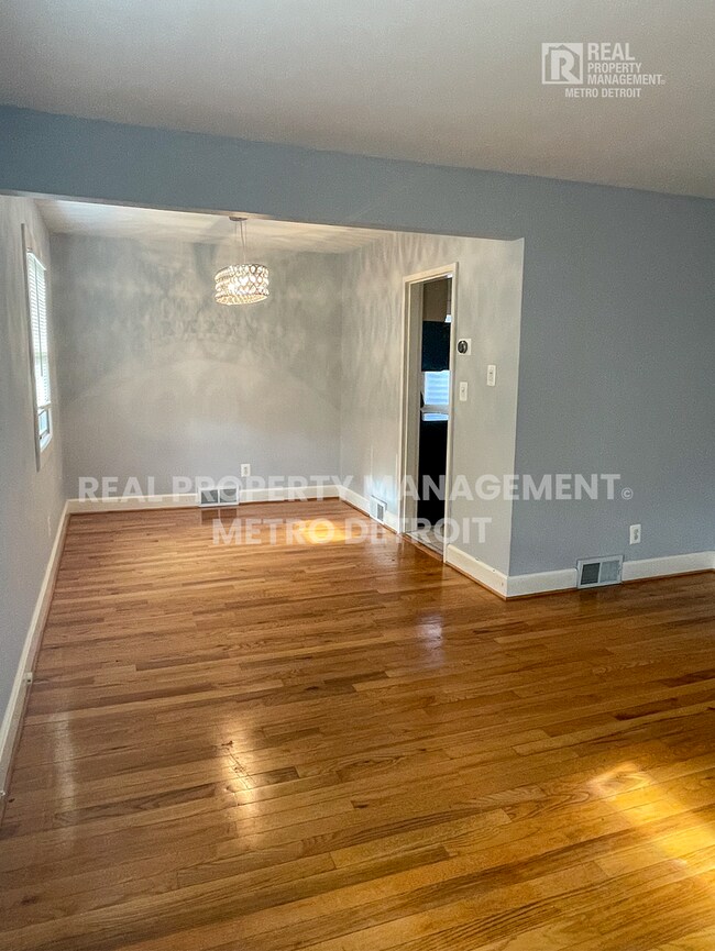 Building Photo - 655 N Eton St