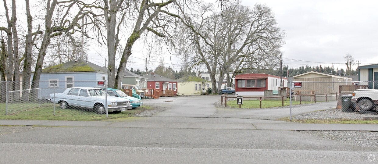 Primary Photo - 15203-15229 Washington Ave SW