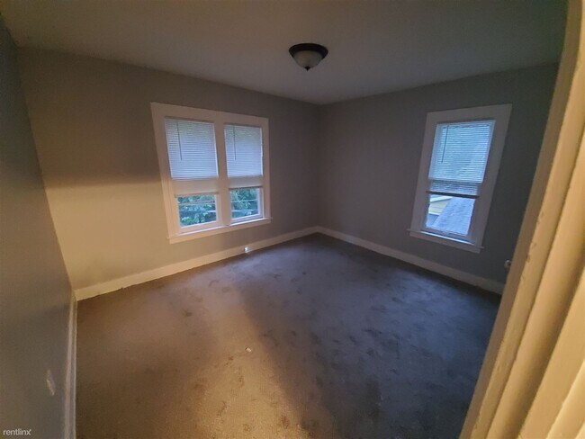 Building Photo - 2 br, 1 bath Duplex - 748 Alexander St SE