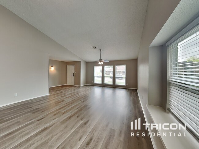Foto del edificio - 1040 Twin Falls Dr