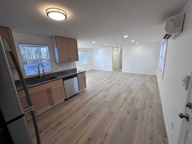 Building Photo - 1416 Oak Ln