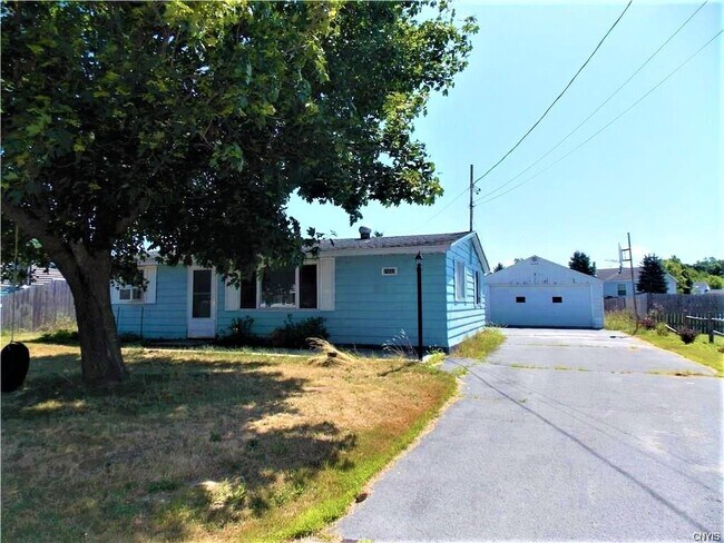 Building Photo - 25032 Chrysler Dr