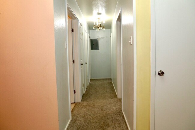 Foto del edificio - 3420 Fairlane Ave