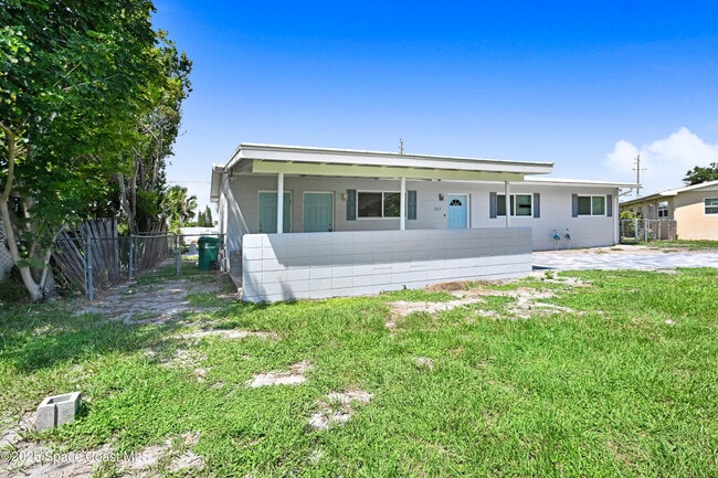 Building Photo - 702 Lund Cir