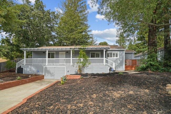 Building Photo - 789 Cañada Rd