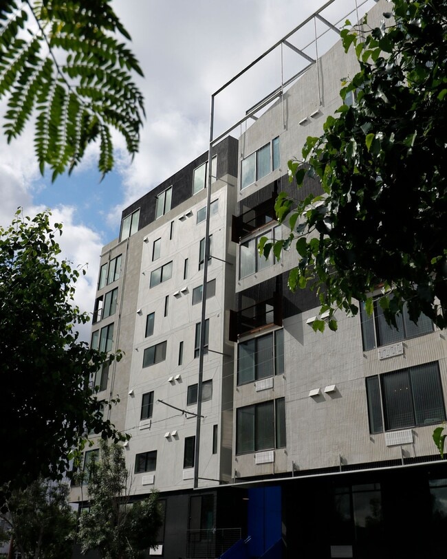 Building Photo - Harvey Hillcrest
