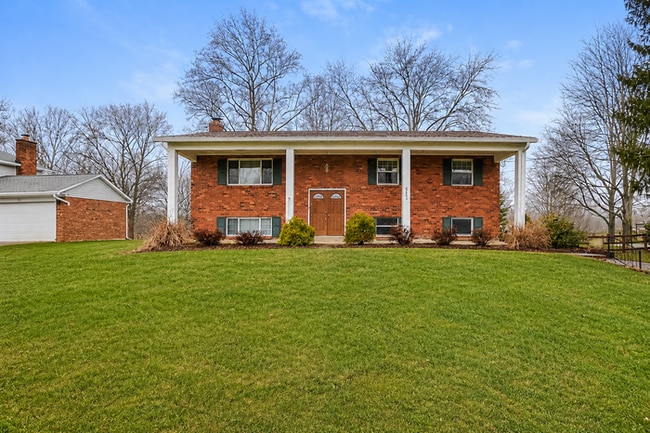 Building Photo - 8505 Goldfinch Way