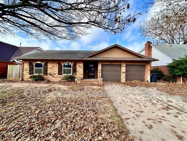 Photo - 401 S Bouziden Dr House