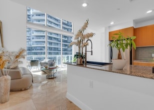 Building Photo - 1050 Brickell Ave