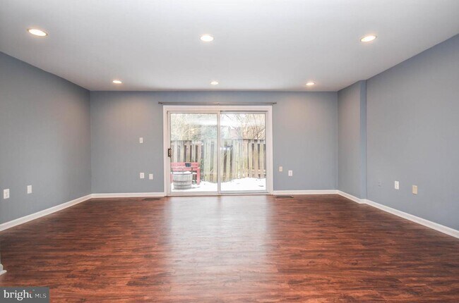 Foto del edificio - 752 College Pkwy