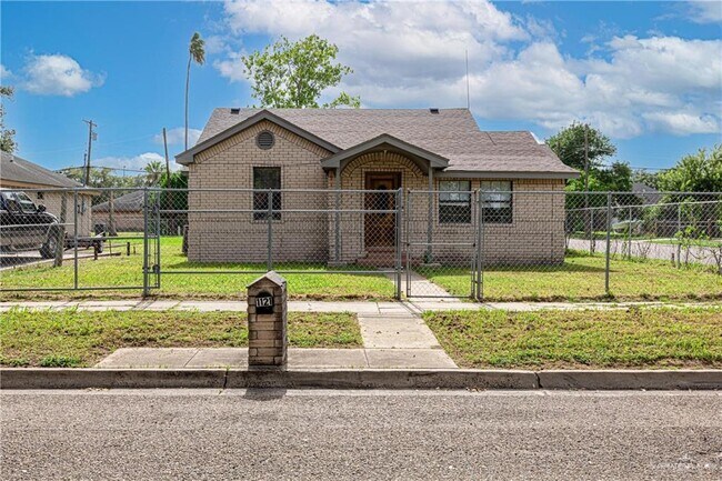 Building Photo - 1121 N Keralum Ave