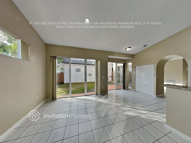 Building Photo - 15648 SW 112th Dr