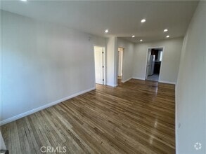 Building Photo - 1415 N Cherokee Ave