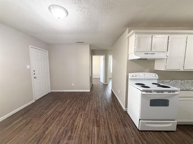 Building Photo - 3224 W 8th Ave