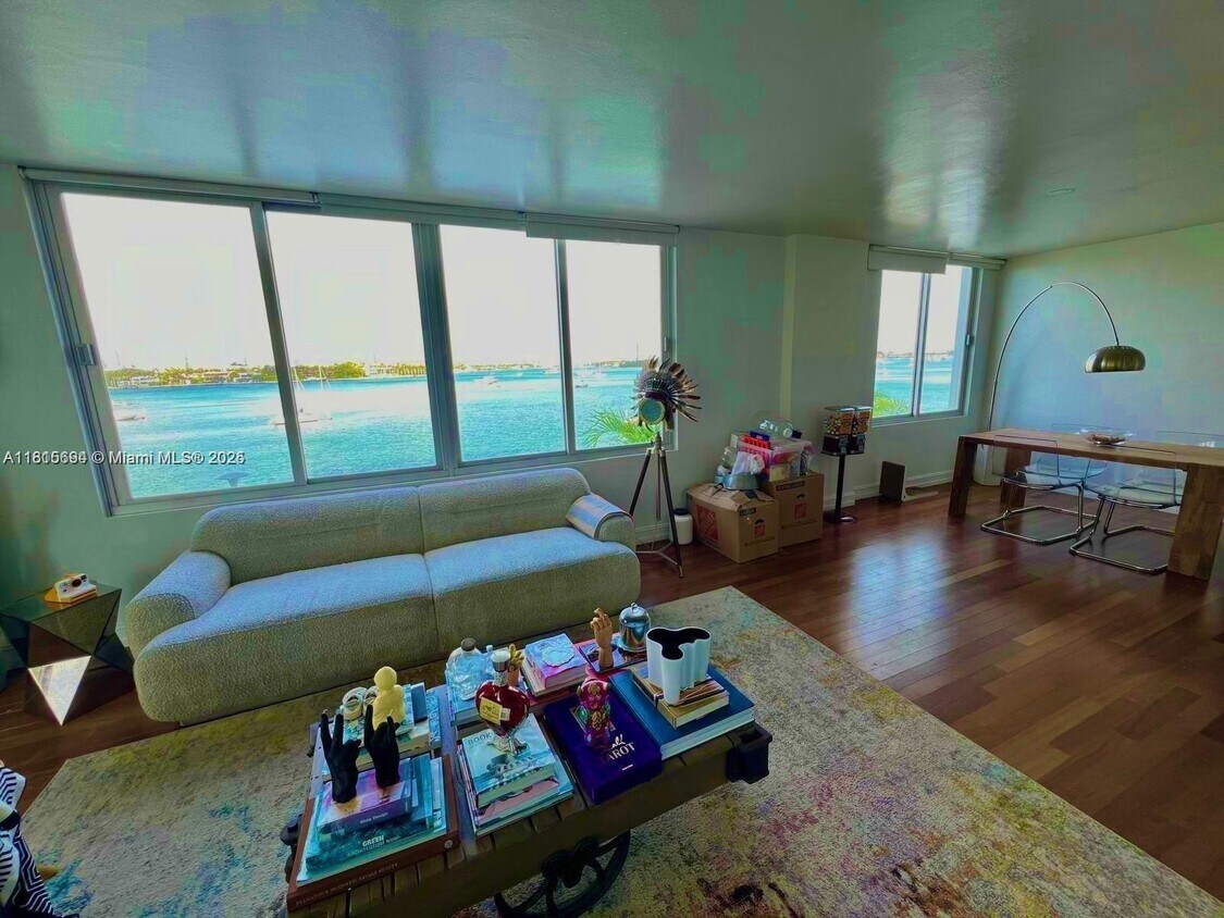 Foto principal - 1000 West Ave