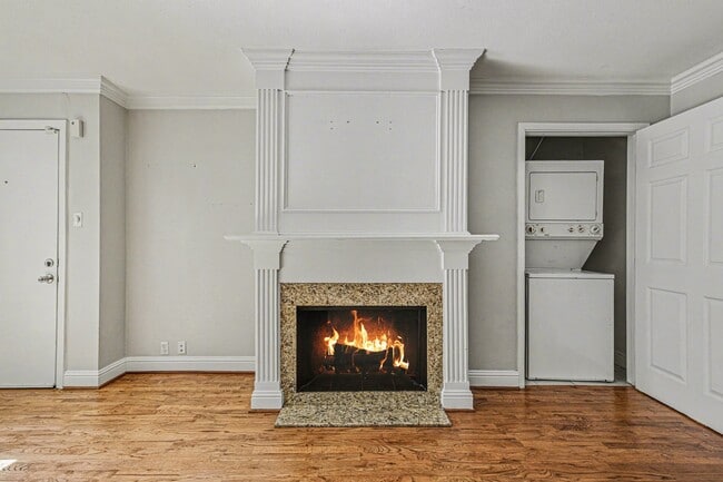 Foto del edificio - 5222 Fleetwood Oaks Ave