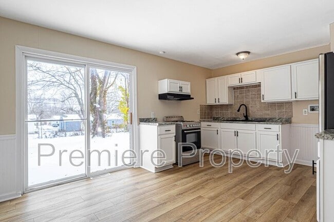 Foto del edificio - 11313 Donnelly Ave