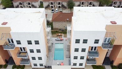 Building Photo - 502 Shiloh Dr