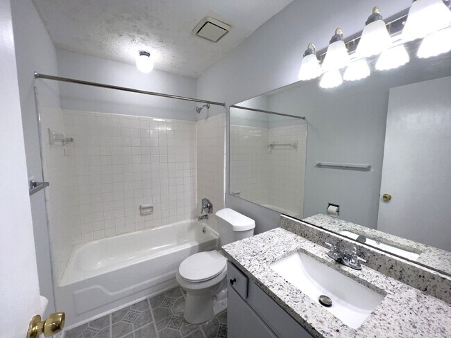 Baño - 2248 Runnymead Rdg SE