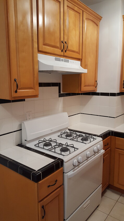 Gas Range - preferred by most cooks - 144 13th St
