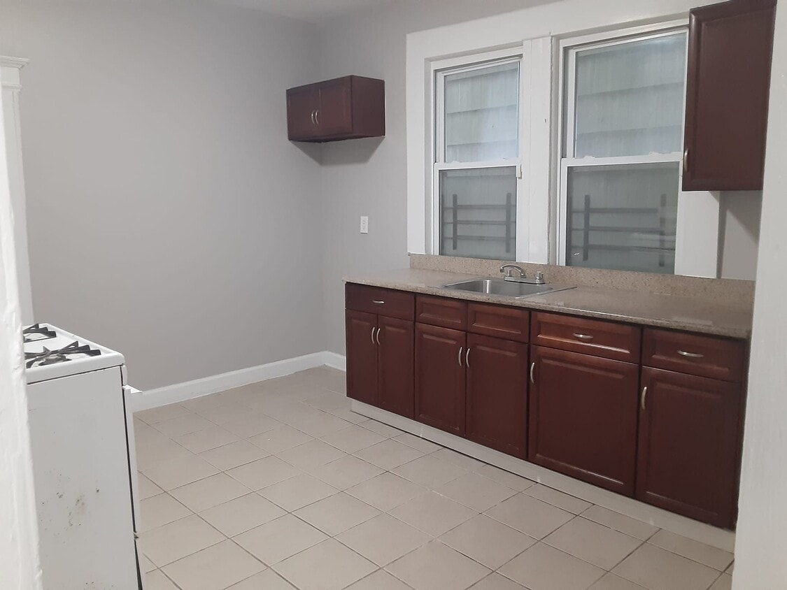 Foto principal - 210 6th Ave W