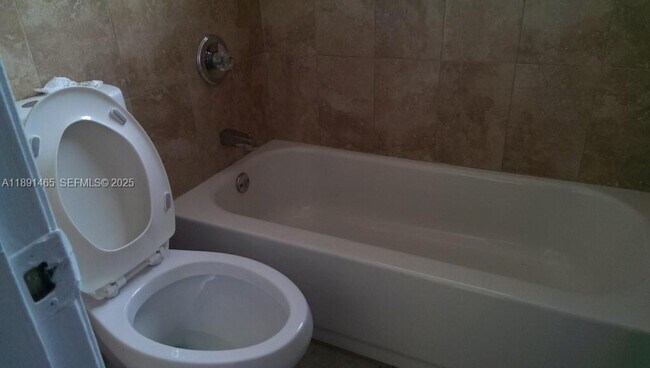 Foto del edificio - 18223 Oleta Dr