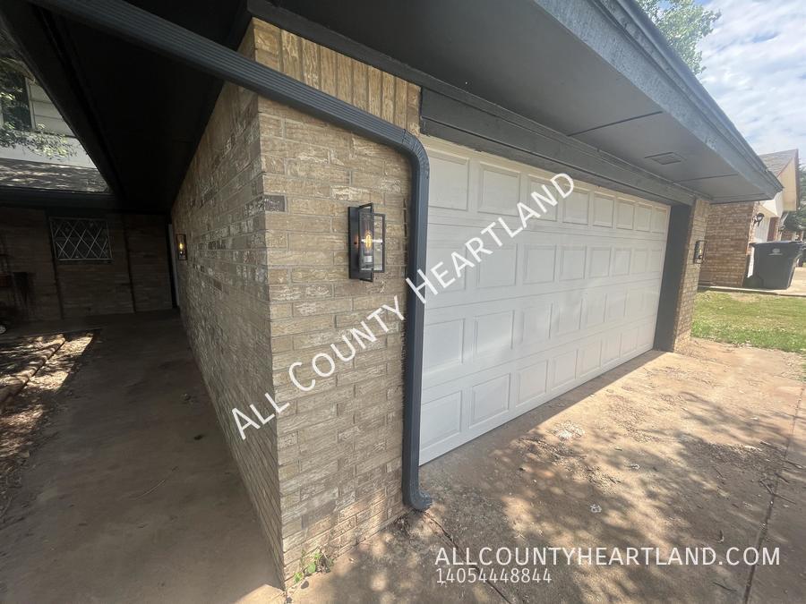 Primary Photo - 6406 Galaxie Dr