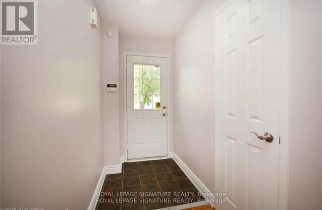 Photo du bâtiment - 5260 McFarren Blvd