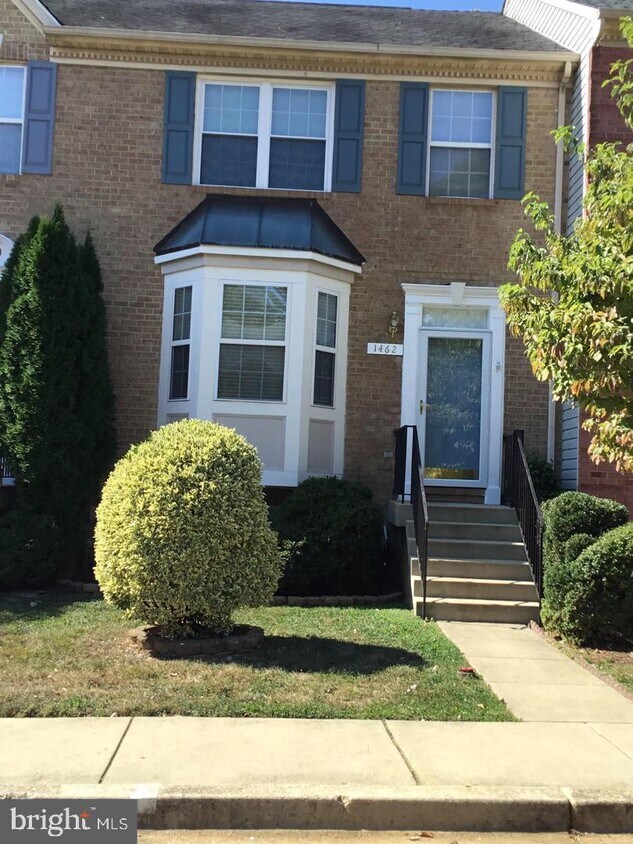 Foto principal - 1462 Falcon Nest Ct
