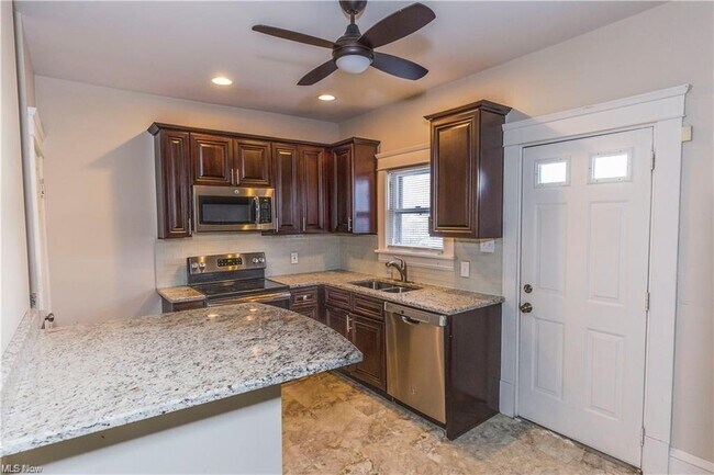 Foto del edificio - 1305 West Blvd